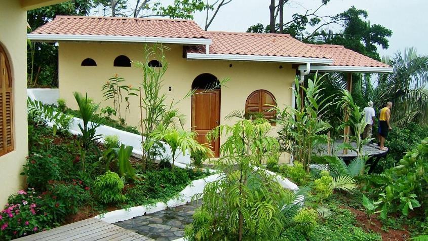 Lagunavista Villas Carate Exterior photo