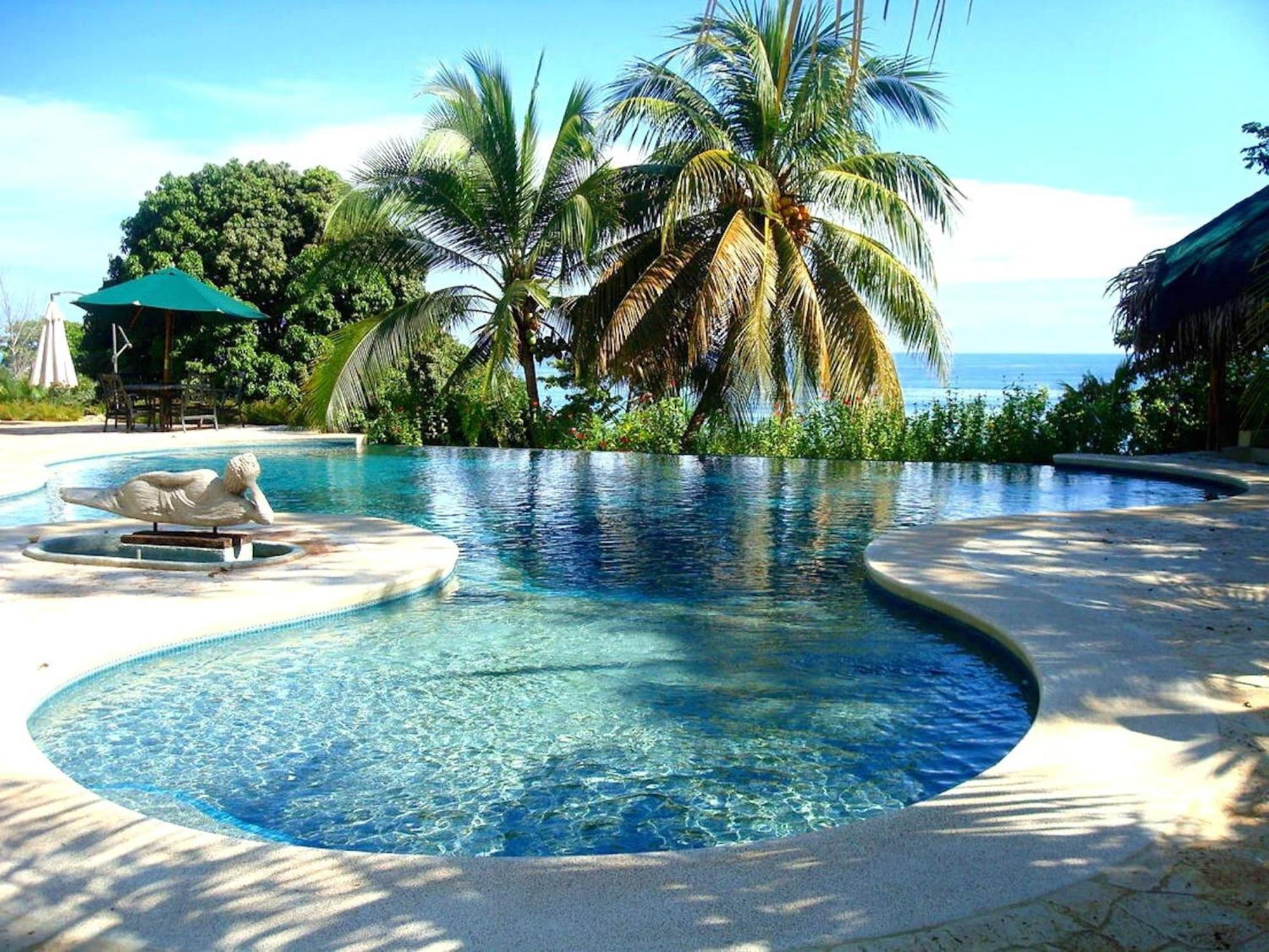 Lagunavista Villas Carate Exterior photo