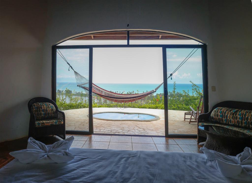Lagunavista Villas Carate Exterior photo